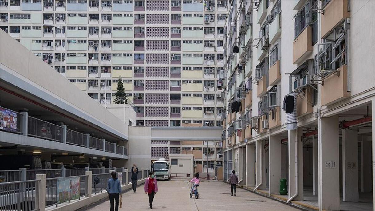 香港民主派示威者不顾禁令举行反政府示威