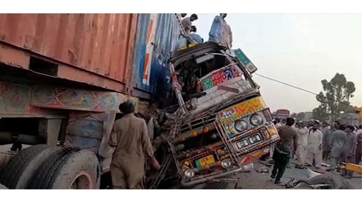 د پاکستان په پنجاب ایالت کې ټرافیکي پيښې قتل عام رامنځته کړ