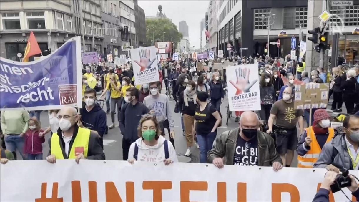 Berlin: Des milliers de personnes défilent contre le racisme et le manque de justice sociale