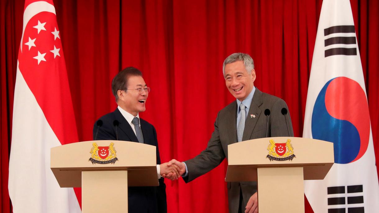韩国总统文在寅时隔15年首度访问新加坡
