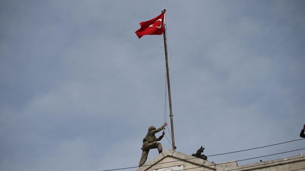 Afrin,  sventolano le bandiere della Turchia