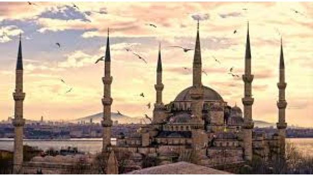 İstanbuldakı Sultan Əhməd məscidinin bütün dünyada tanındığını bilirsinizmi?