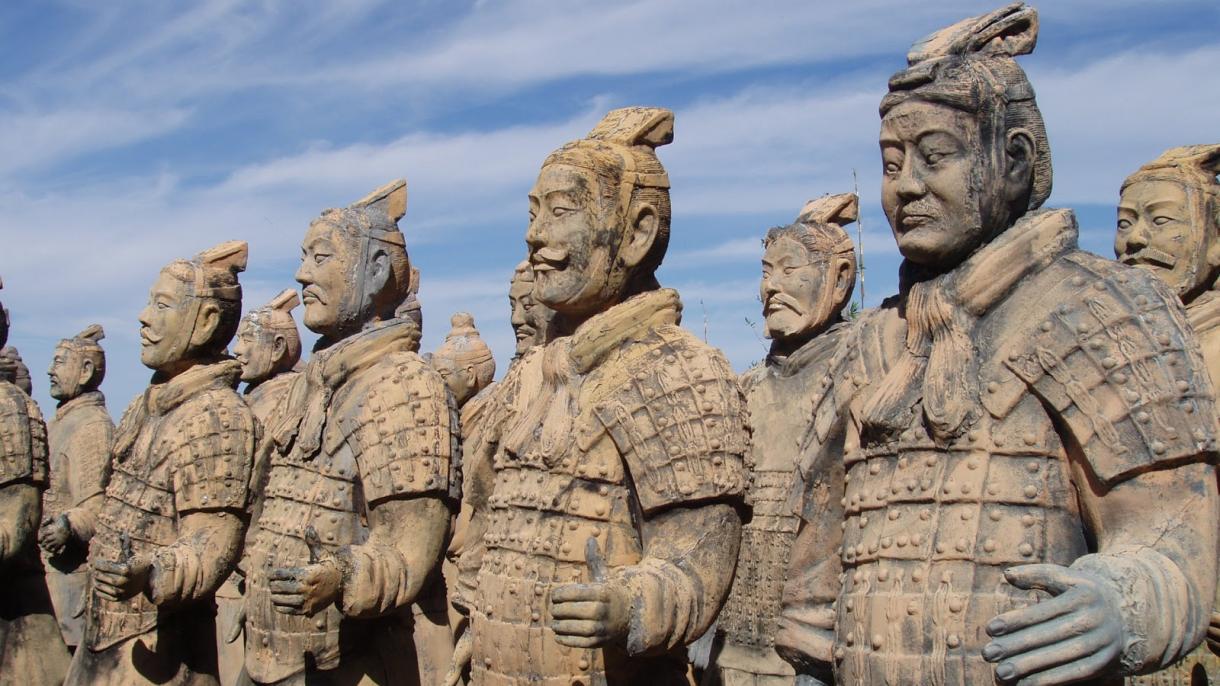 Қытайдың Терракоттан жасалған әскерлері Чикагода