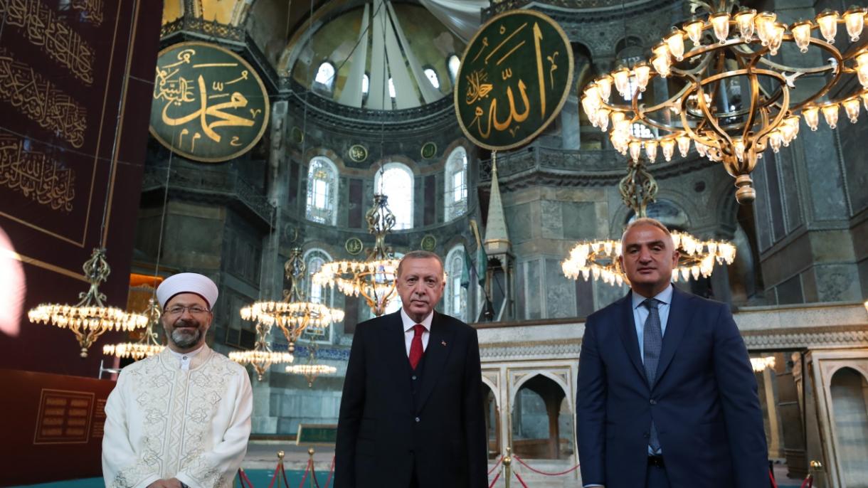 CUMHURBASKANİ AYASOFYA1.jpg