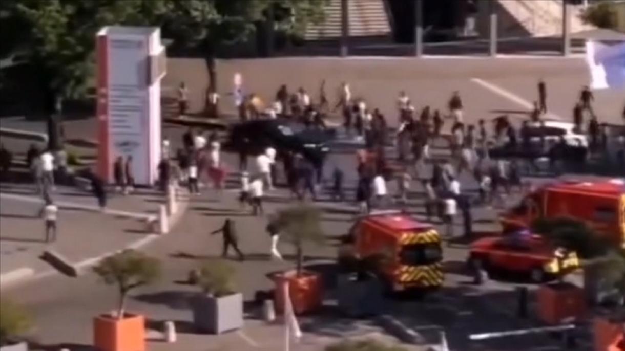 فىرانسىيەدە تېرورلۇق تەشكىلاتى پ ك ك نىڭ قوللىغۇچىلىرى تۈركىيە پۇقرالىرىغا ھۇجۇم قىلدى