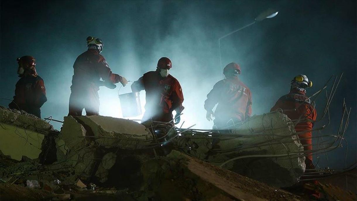 تعداد تلفات جانی در زلزله ازمیر به ۸۳ تن افزایش یافت