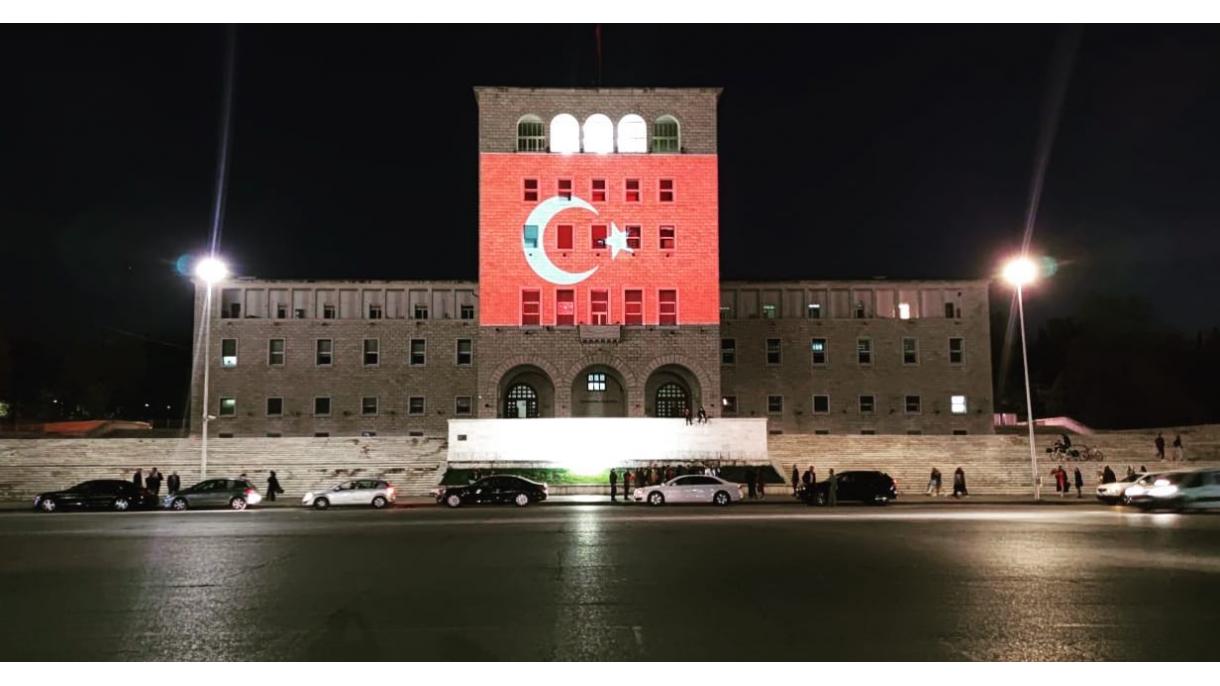Arnavutluk_Cumhiriyet Bayramı_1.jpg