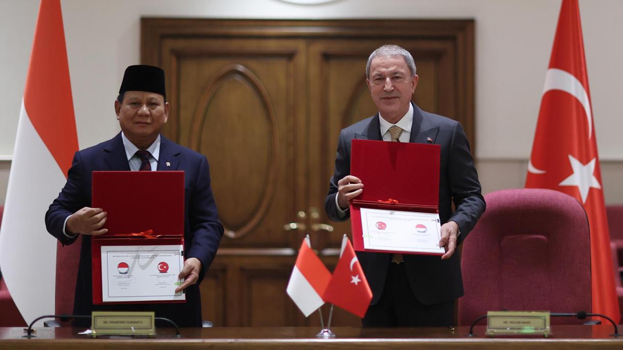 Hulusi Akar İndoneziyanın müdafiə naziri ilə görüşüb