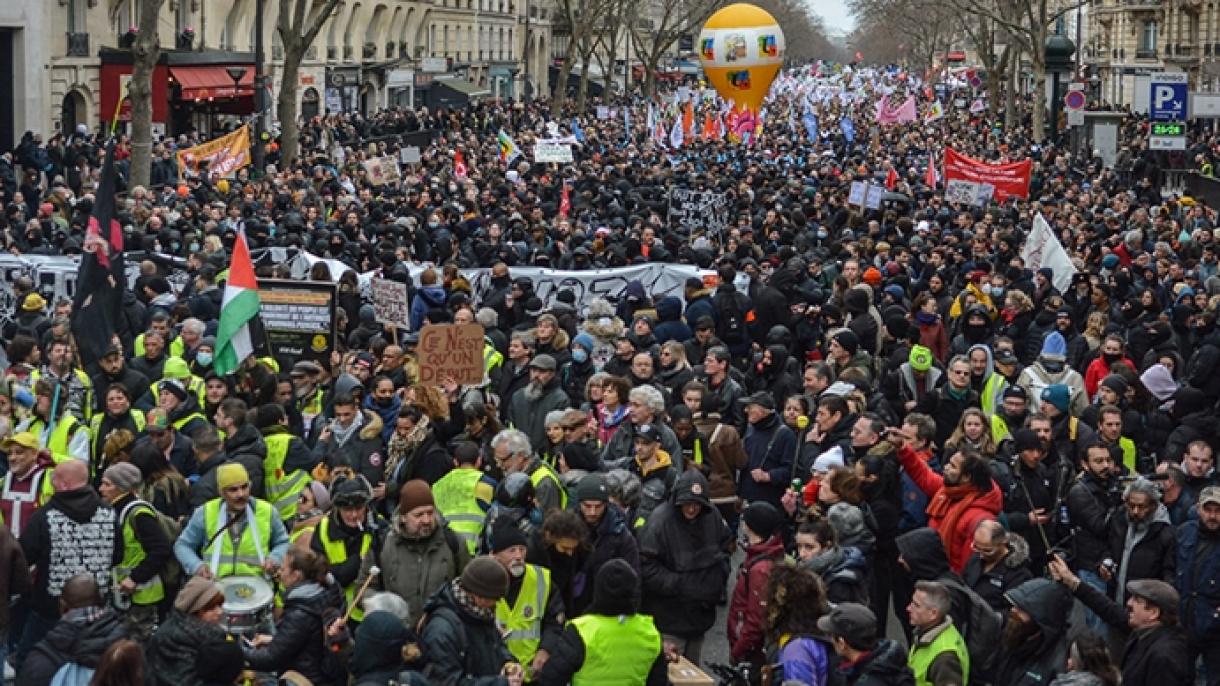 اعتصابات سراسری علیه اصلاحات قانون بازنشستگی در فرانسه