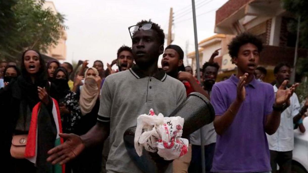 苏丹抗议者遭开火攻击5人丧生