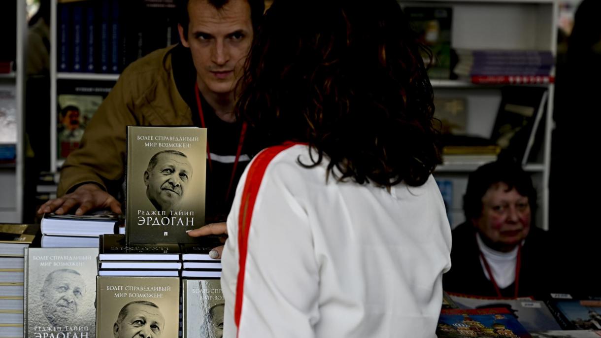erdogan kitap rusya.jpg