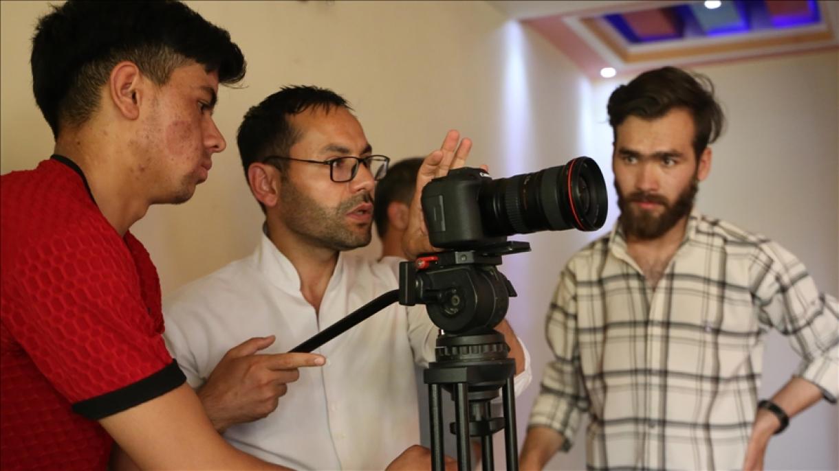 فیلمسازان افغان برای زنده نگه‌ داشتن صنعت سینما در یوتیوب تلاش می‌کنند