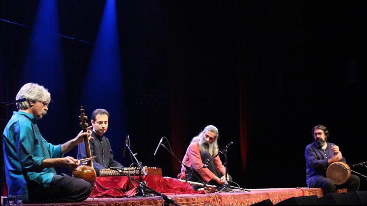 کنسرت گروه موسیقی «کیهان کلهر» در استانبول برگزار شد