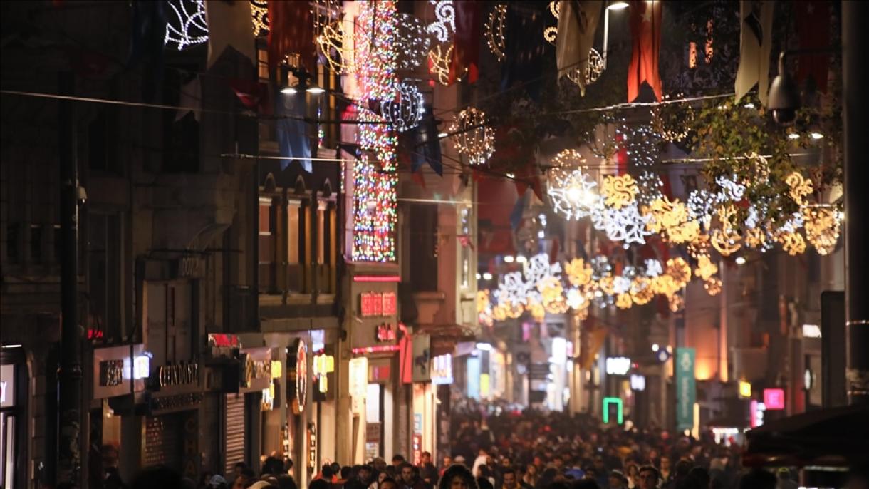 استانبول به استقبال سال نو میلادی می‌رود