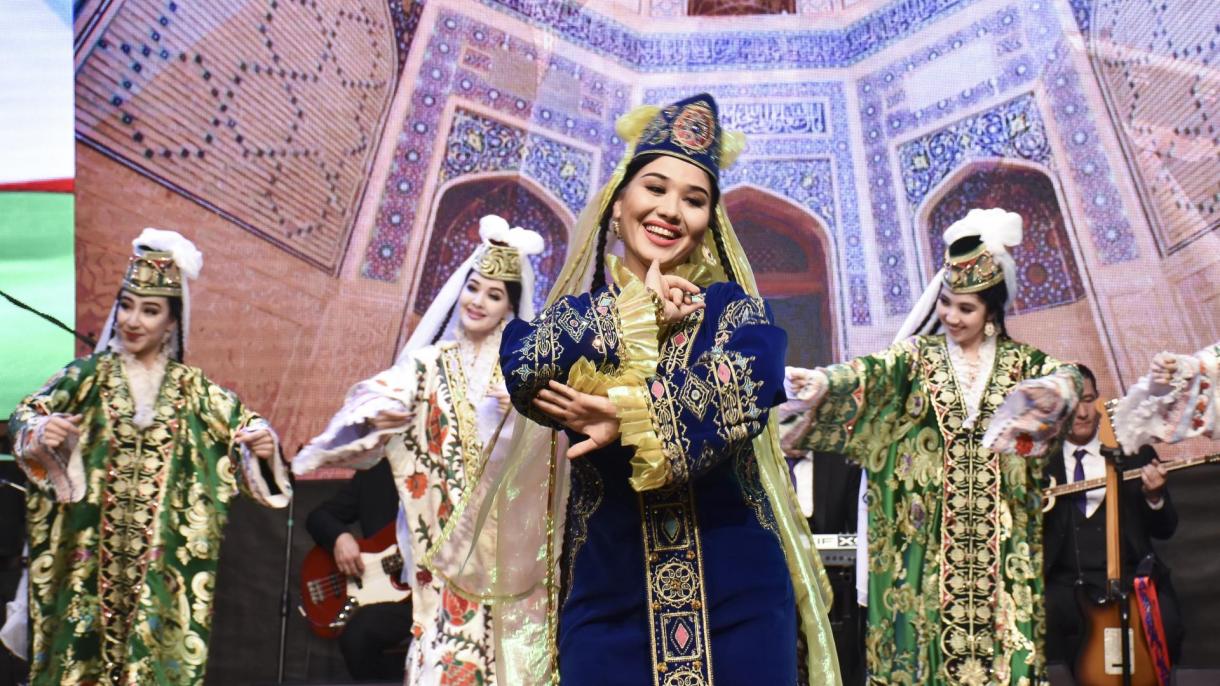 استانبولده اوزبیک مدنیت کونلری مناسبتی بیلن بیر مراسم بولیب اوتدی