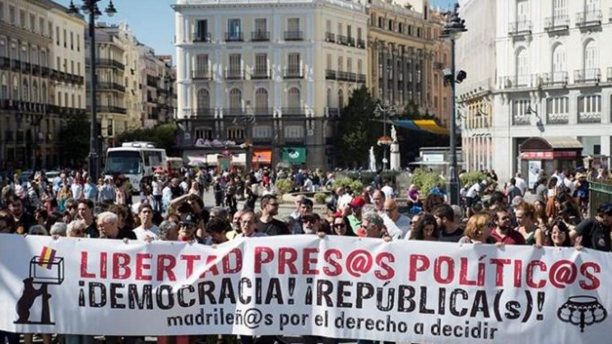 ispaniyede kataloniye musteqilliq terepdarliri namayish ötküzdi