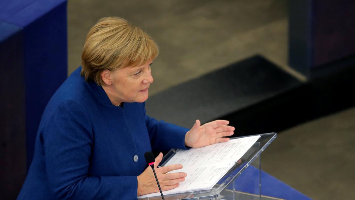 Chanceler alemã pede a criação de um exército da União Europeia