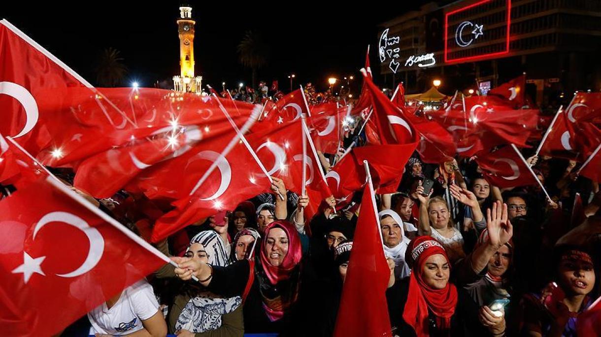 حضور پر شور مردم ترکیه در میادین