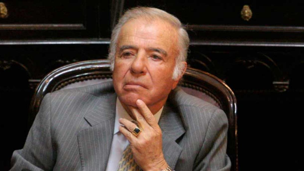Absolvem o ex-presidente da Argentina, Carlos Menem, por contrabando de armas