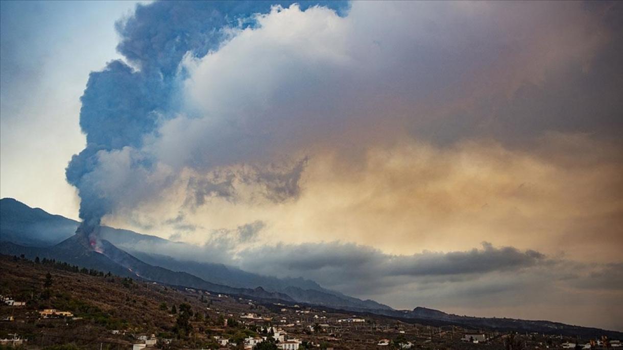 Más de 8.000 personas han sido evacuadas por las lavas del volcán en la Palma