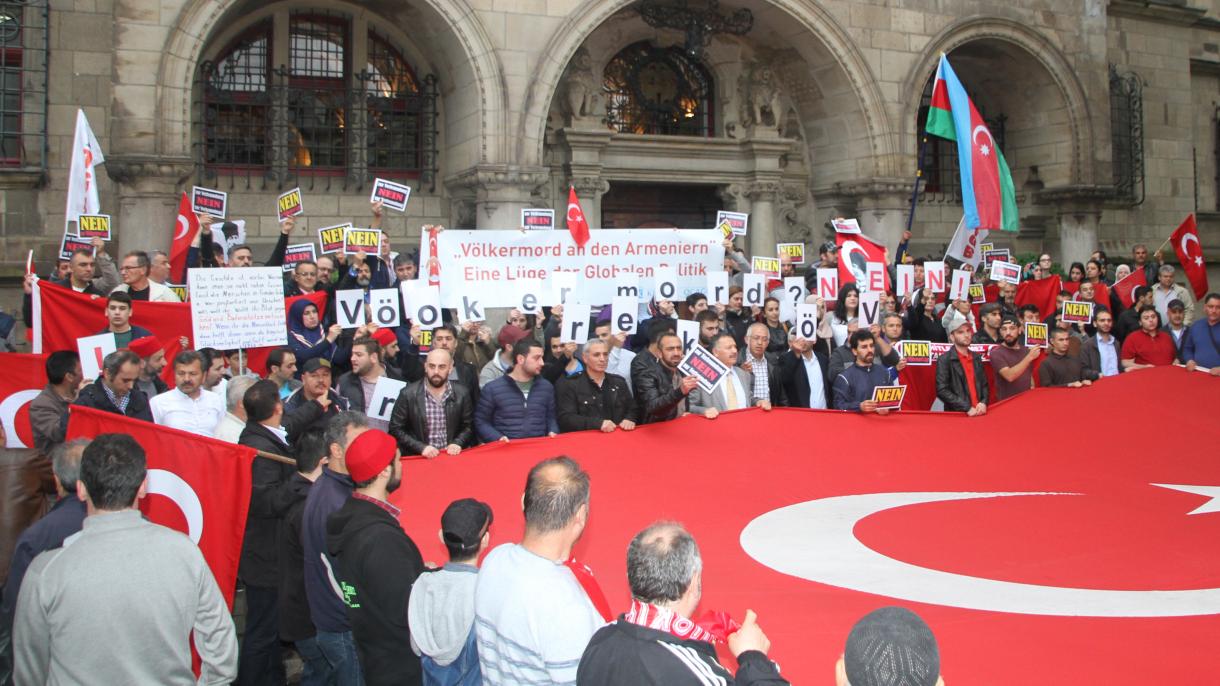 Turcos na Alemanha protestam contra a resolução armênia