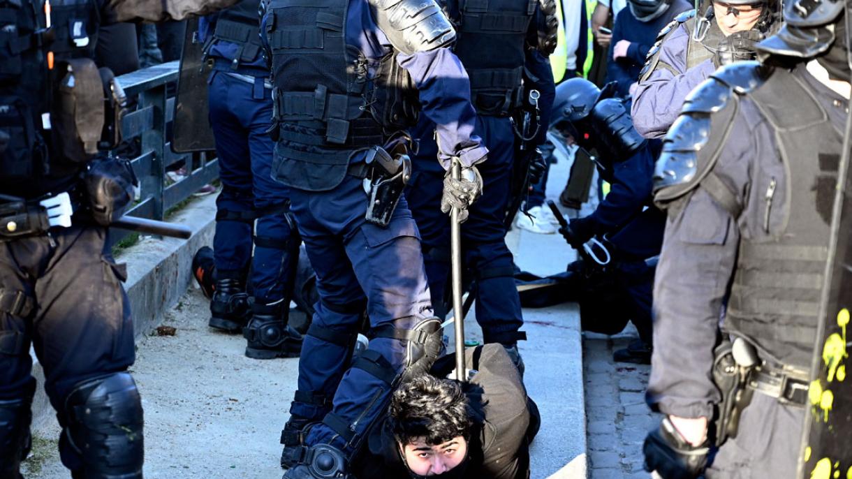 Os 'coletes amarelos' voltam a ocupar as ruas da França