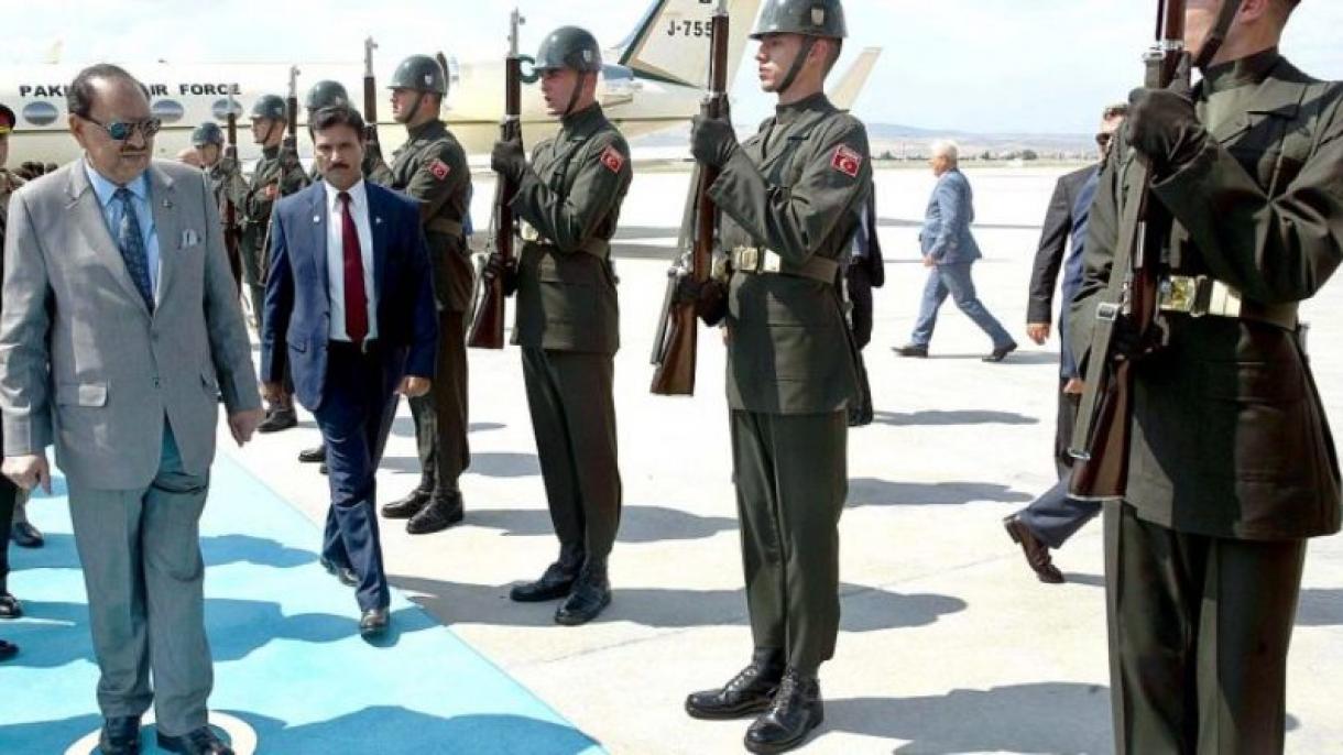 صدر مملکت ممنون حسین صدر رجب طیب ایردوان کی حلف برداری کی تقریب میں شرکت کے لیے انقرہ  میں