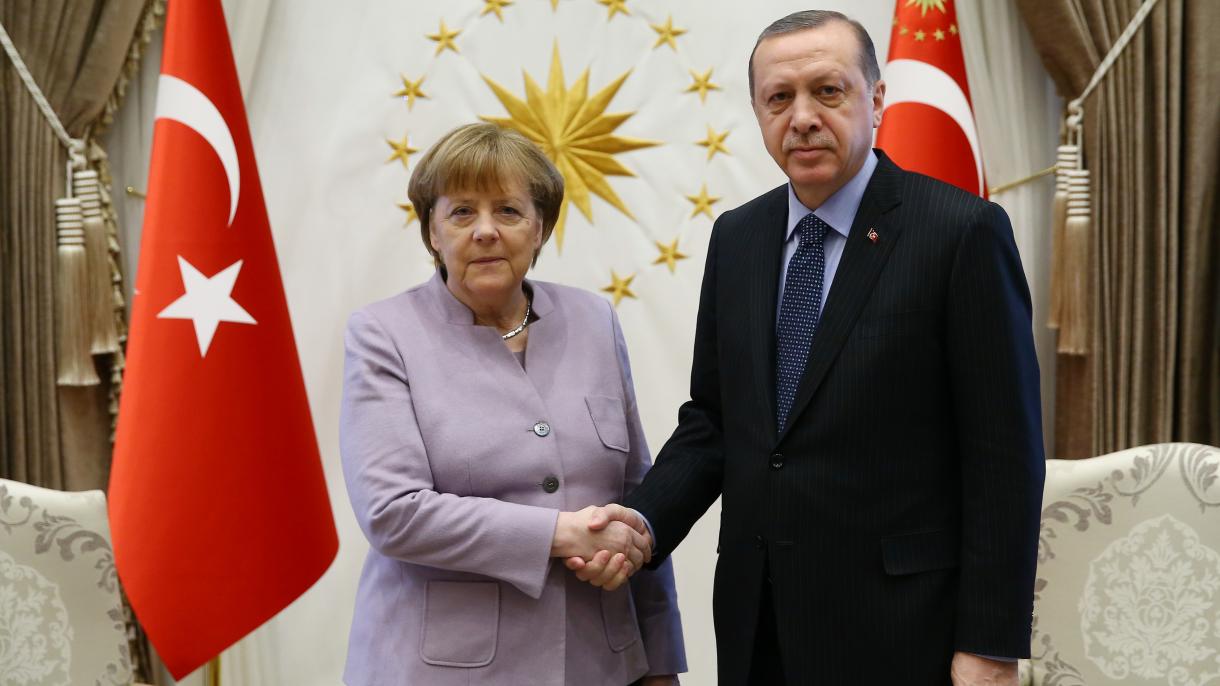 آلمان باش وزیری بوگون ترکیه گه کیلدی و ایردوغان بیلن اوچره شدی