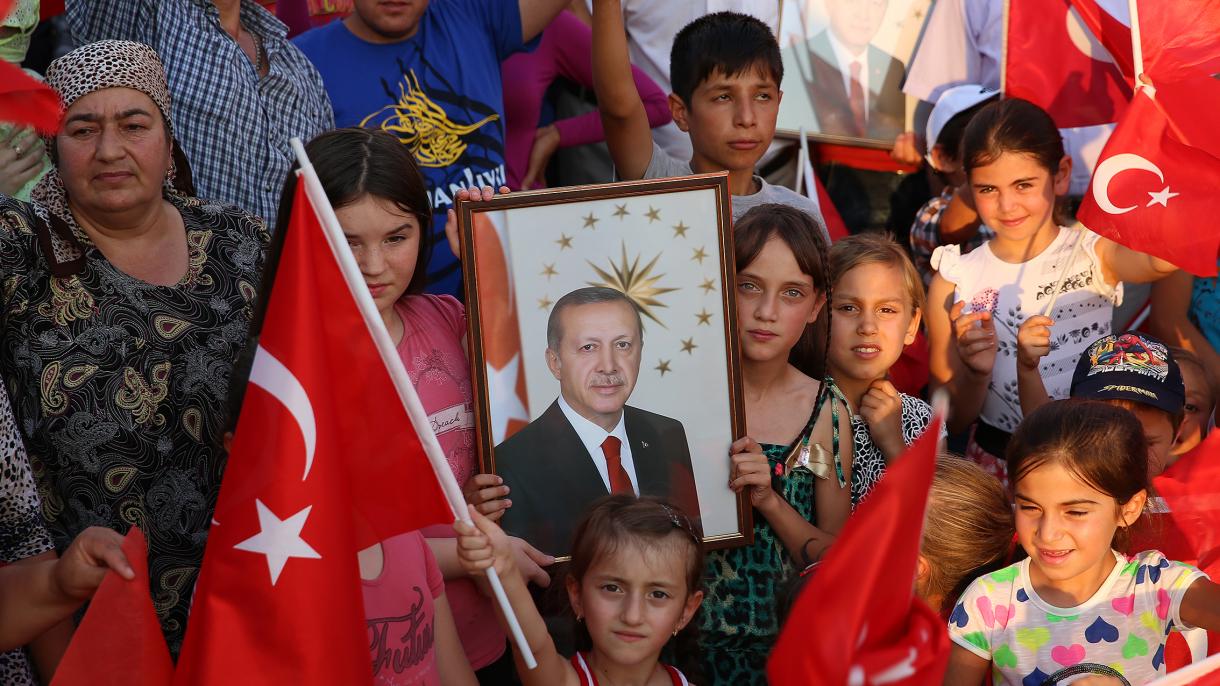 ترکی: بیرونی حمایت کا سلسلہ جاری