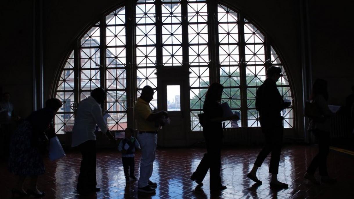 مسئولیتهای فرد بی تابعیت در قبال اداره مهاجرت