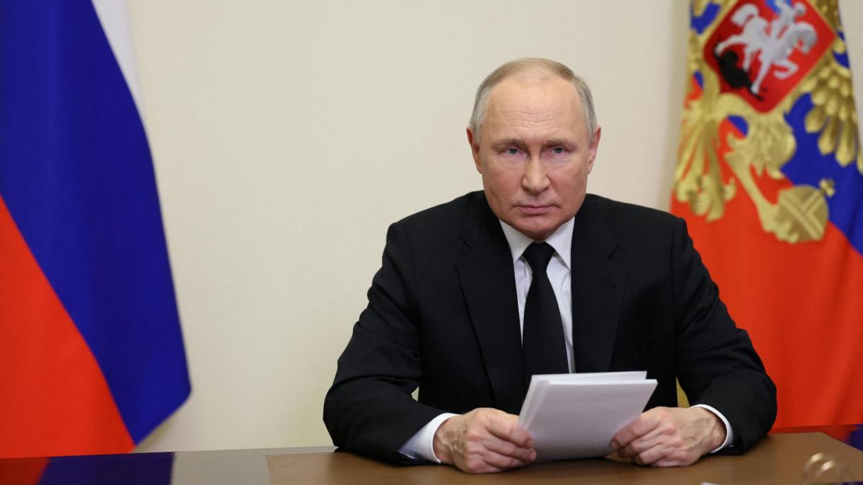 پوتین: روسیا اتمی یاراغ قوللانماغا طایاردیر