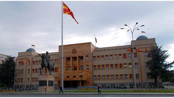 Во Македонија конечно формирана преодната Влада