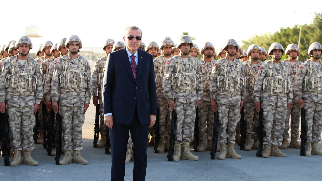 Katari török parancsnokságot látogatott meg Erdoğan