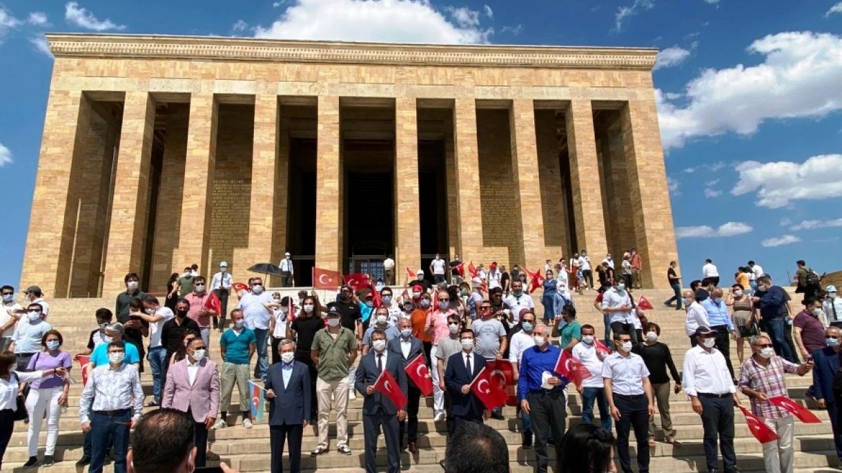 Anıtkabir_Azerbaycan bayrağı_02.jpg