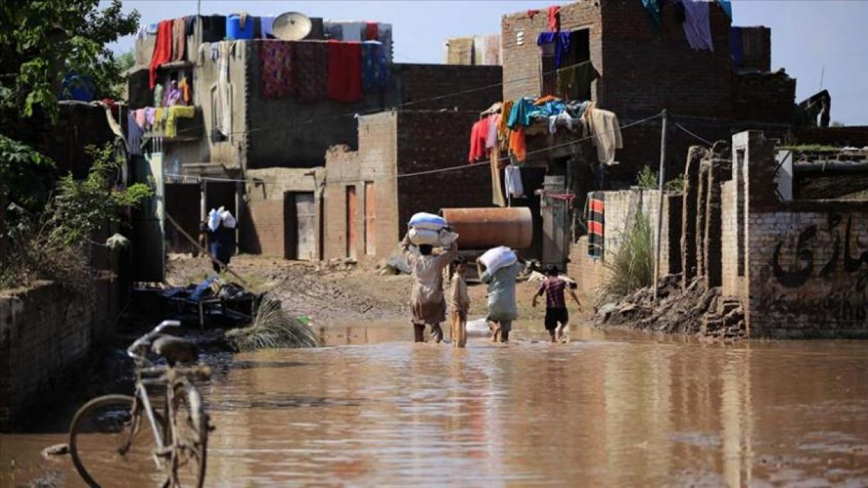 巴基斯坦强降雨导致的死亡人数升至27人