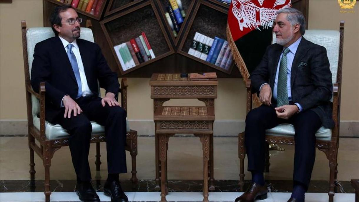 رئیس اجرایی افغانستان با سفیر آمریکا در کابل ملاقات کرد