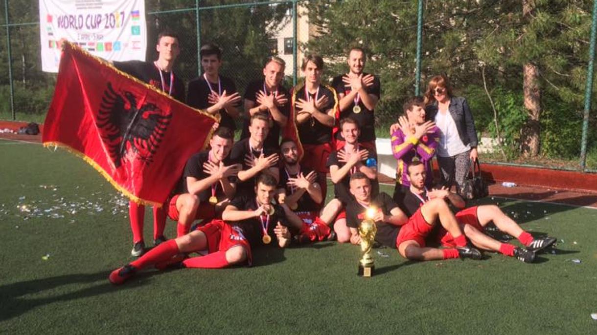 Studentët shqiptarë fitojnë Kampionatin Botëror të Futbollit në “Hacettepe”