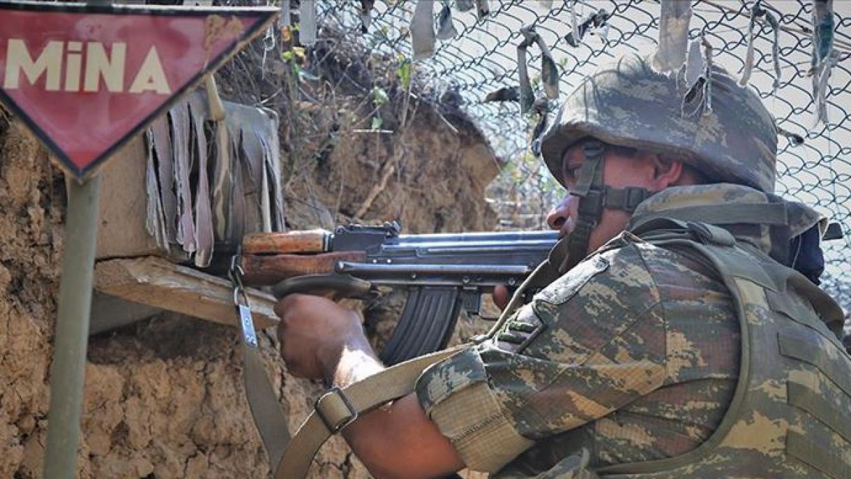 阿塞拜疆军人俘虏一名亚美尼亚指挥官