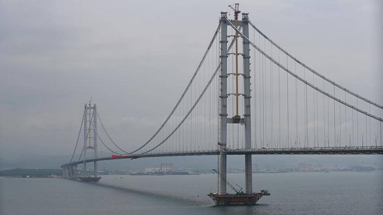 Четвъртият по големина висящ мост в света в Измитския залив бе открит с церемония