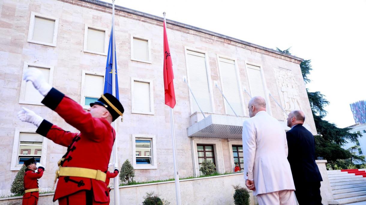 Τελετή για έπαρση της σημαίας της ΕΕ στην Αλβανία