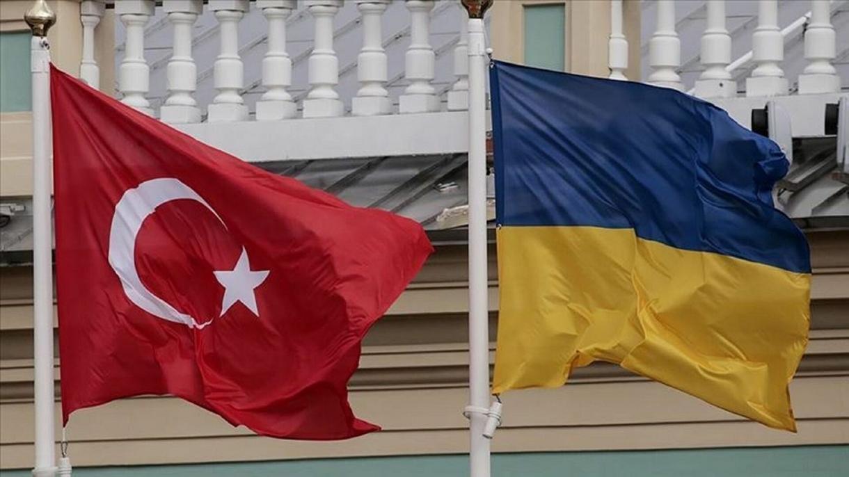 گفتگوی تلفنی وزرای دفاع ترکیه و اوکراین