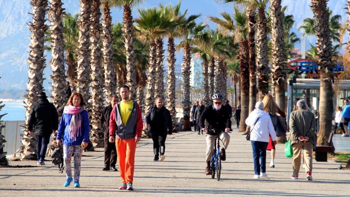 Antaliya 2021nçe yılda küpme turistnı qabul itte?