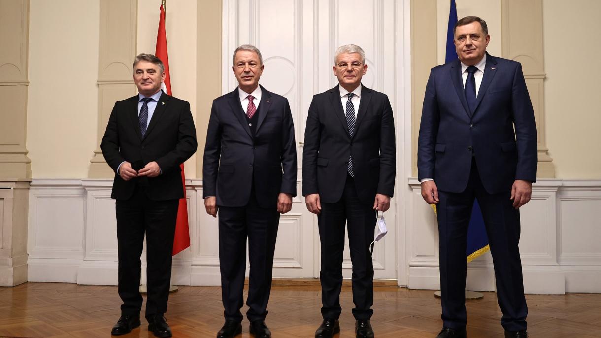 Министър Акар се срещна с членовете на президиума на Босна и Херцеговина...