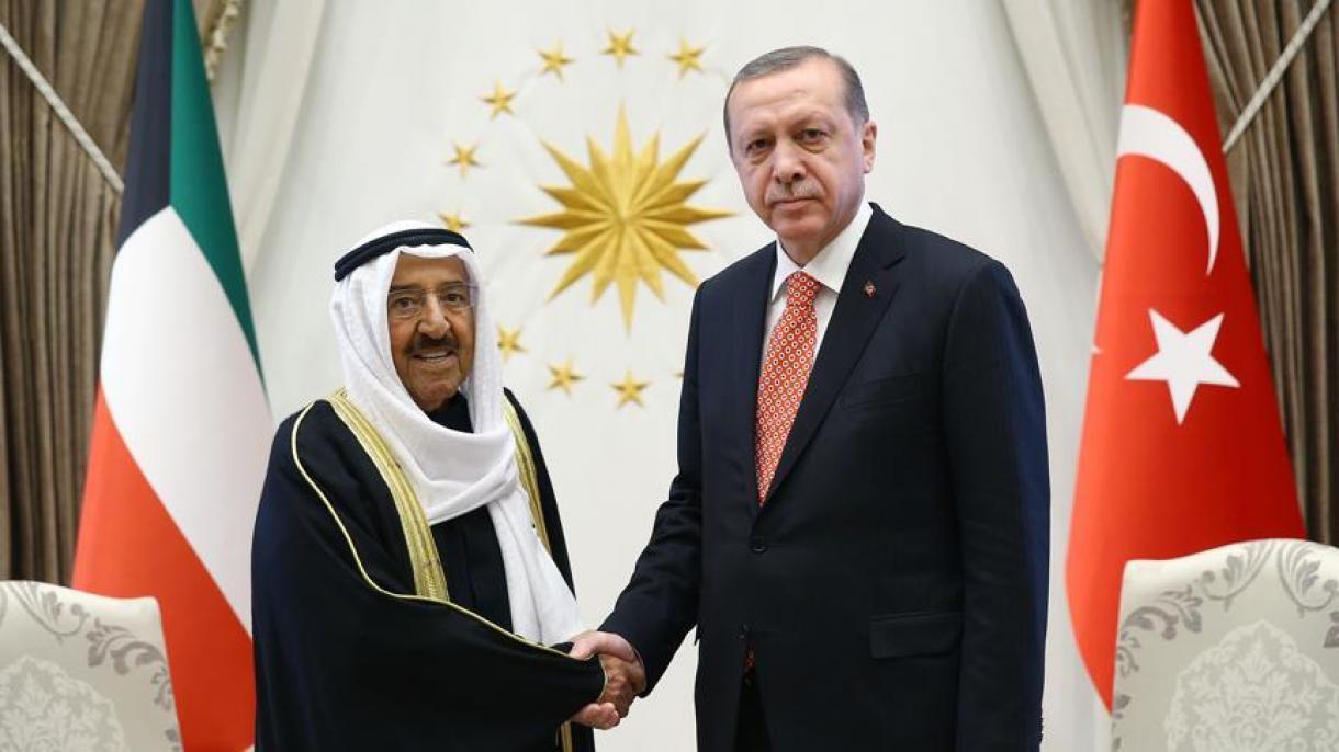 Rəcəb Tayyib Ərdoğanla Küveyt Əmiri Şeyx Sabah Əl Cabir Əl Sabah arasında telefon danışığı oldu