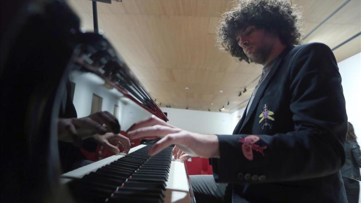 Le pianiste français Simon Ghraichy, fervent admirateur des musiciens turcs