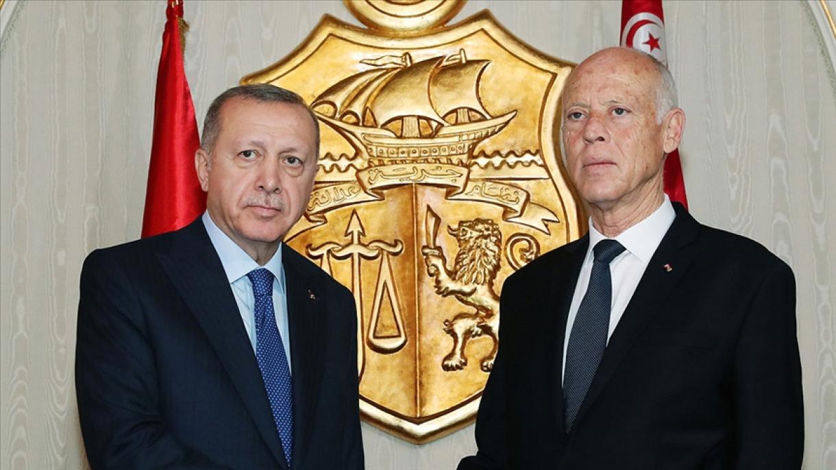 د ترکیې ولسمشر رجب طیب اردوغان د تونس د ولسمشر قیس سعید سره ټيلیفوني خبرې وکړې.