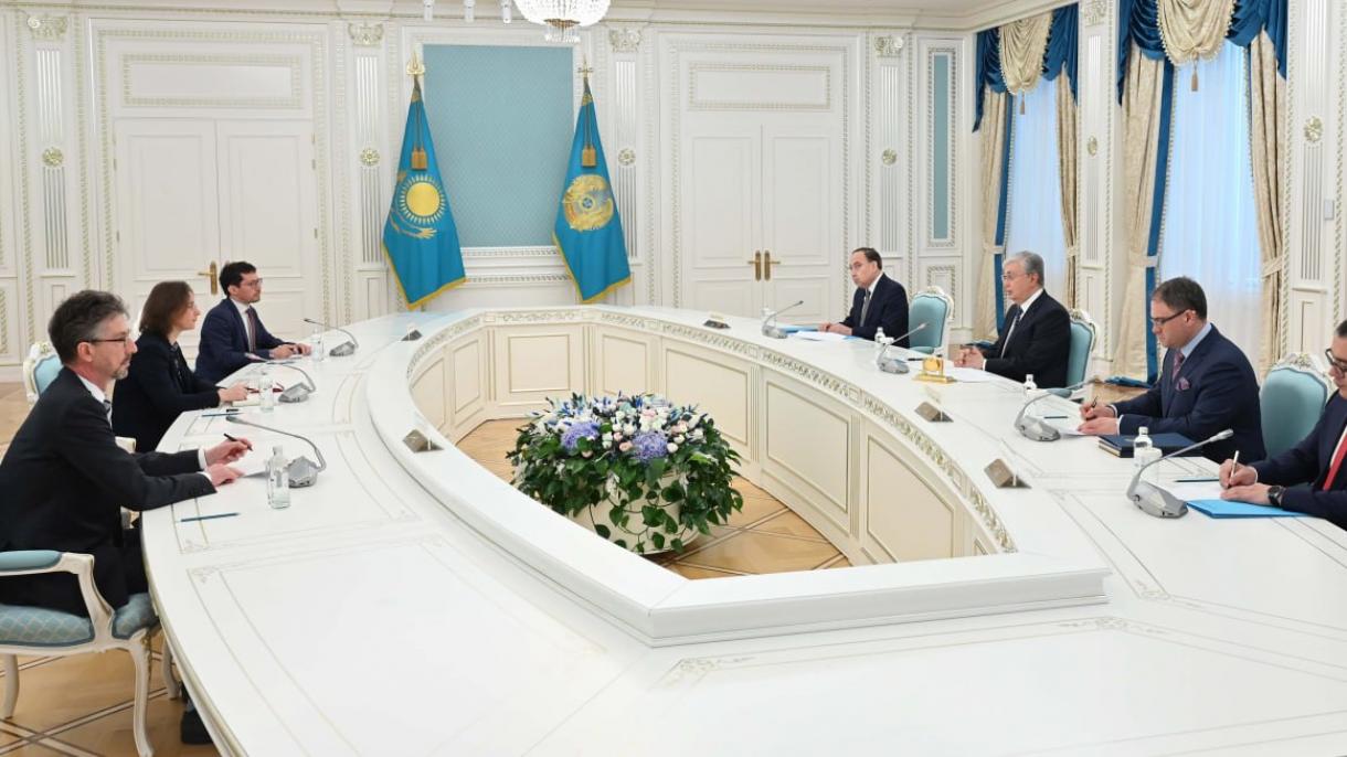 رئیس جمهور قزاقستان، مشاور مکرون را به حضور پذیرفت