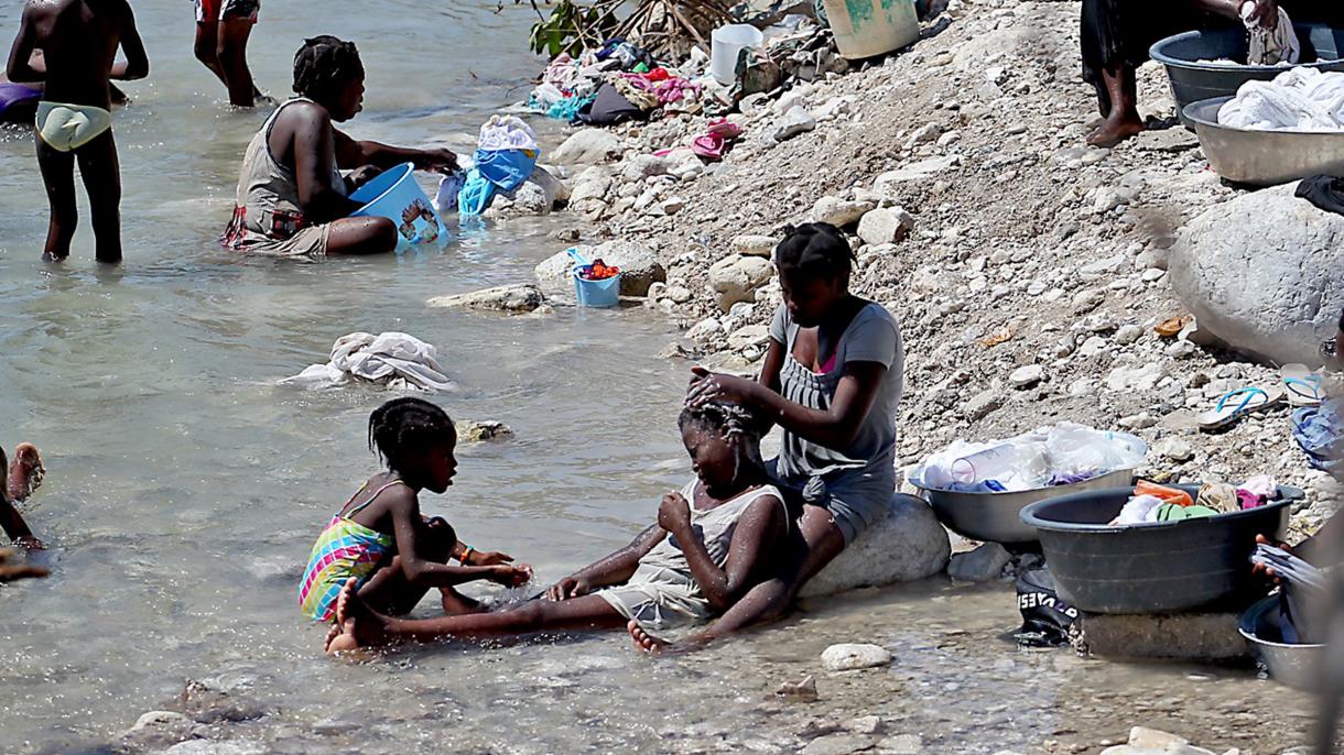 La cólera y escasez de agua y alimentos hacen la vida casi imposible en Haití