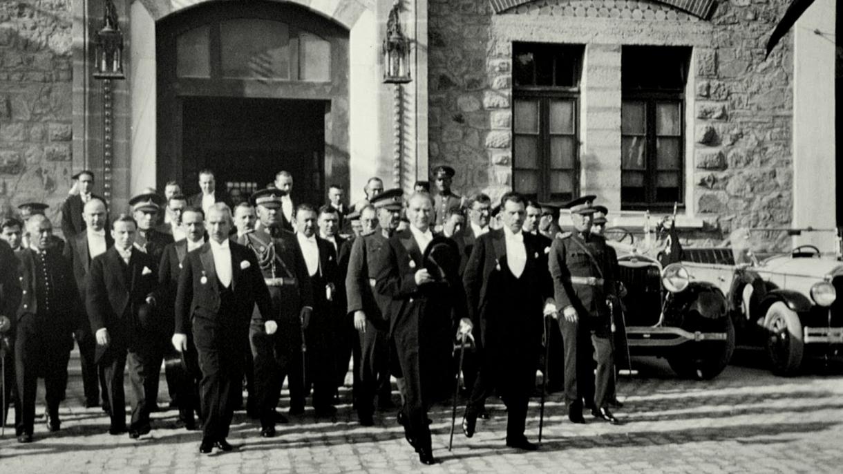 El 98 aniversario de la llegada de Mustafa Kemal Atatürk a Ankara