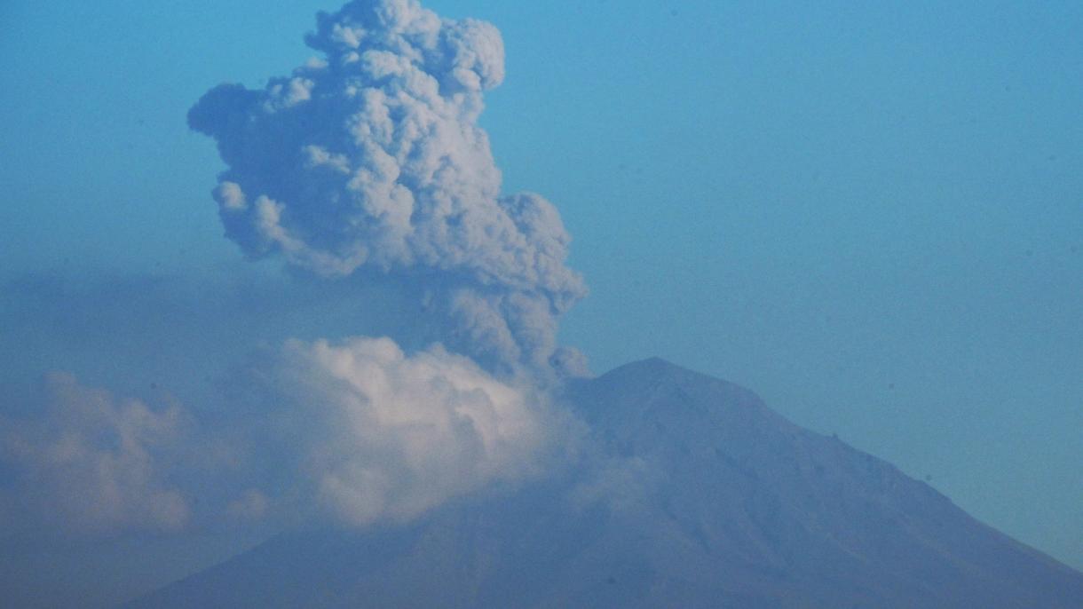 波波卡特佩特火山24小时内发生7次喷发